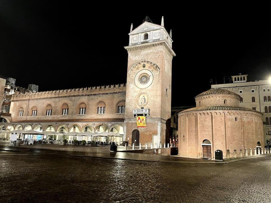 Wonderful Central Apartment! Mantova Exteriér fotografie